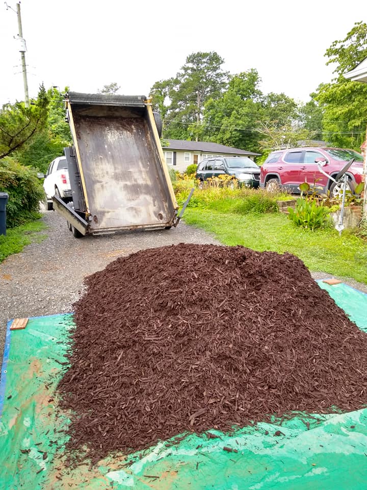 Mulch Delivery in Chattanooga EarthMade Delivery